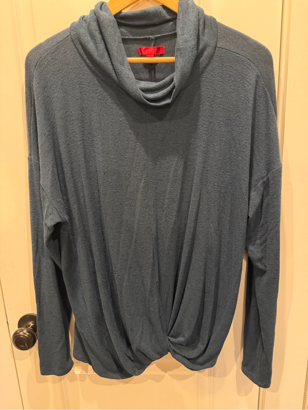 Women's Long Sleeve Cowl Neck Top in Green